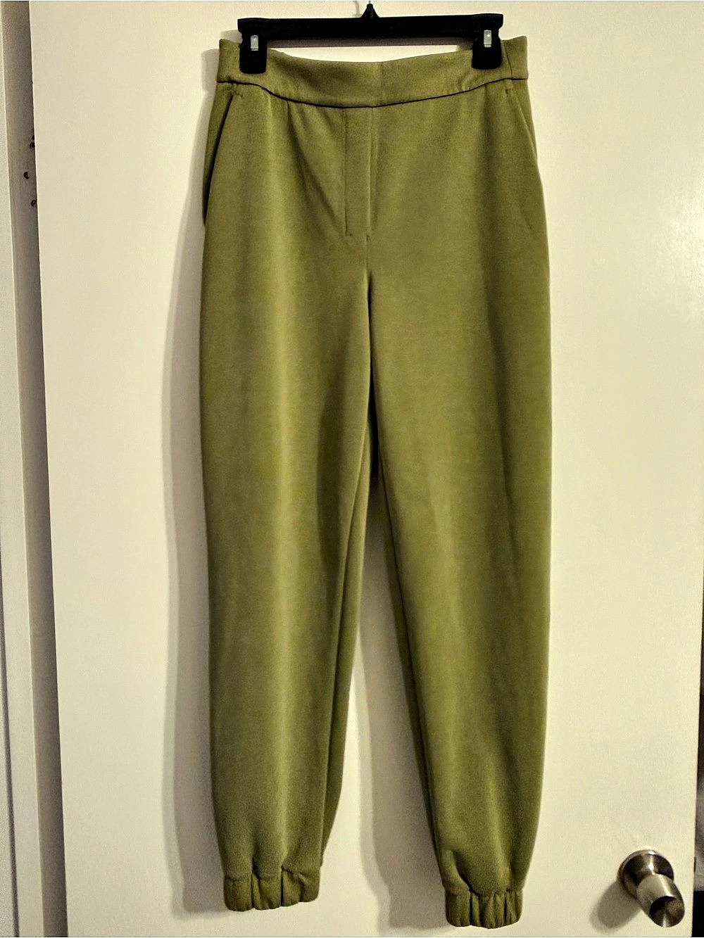 Lululemon Softstreme Relaxed HR Pant 28” Joggers in Green Size 8 NWT